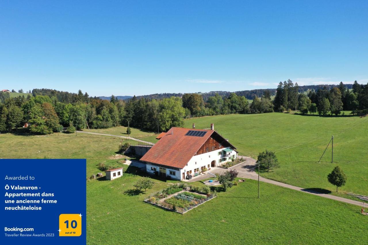 O Valanvron - Appartement Dans Une Ancienne Ferme Neuchateloise La Chaux De Fonds Buitenkant foto